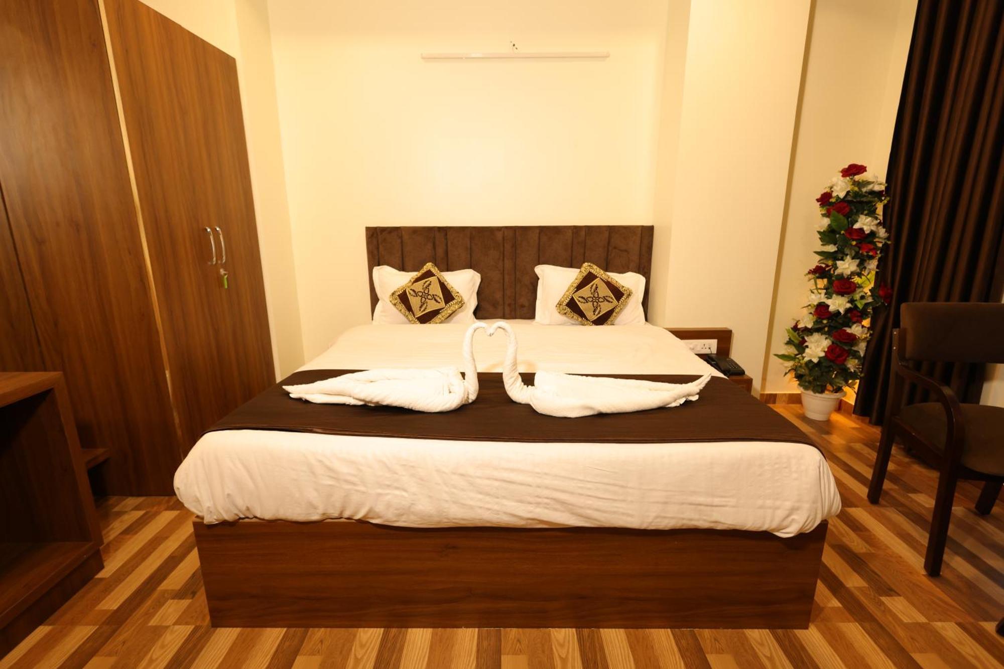 Hotel Lalita Palace ชัยปุระ ภายนอก รูปภาพ