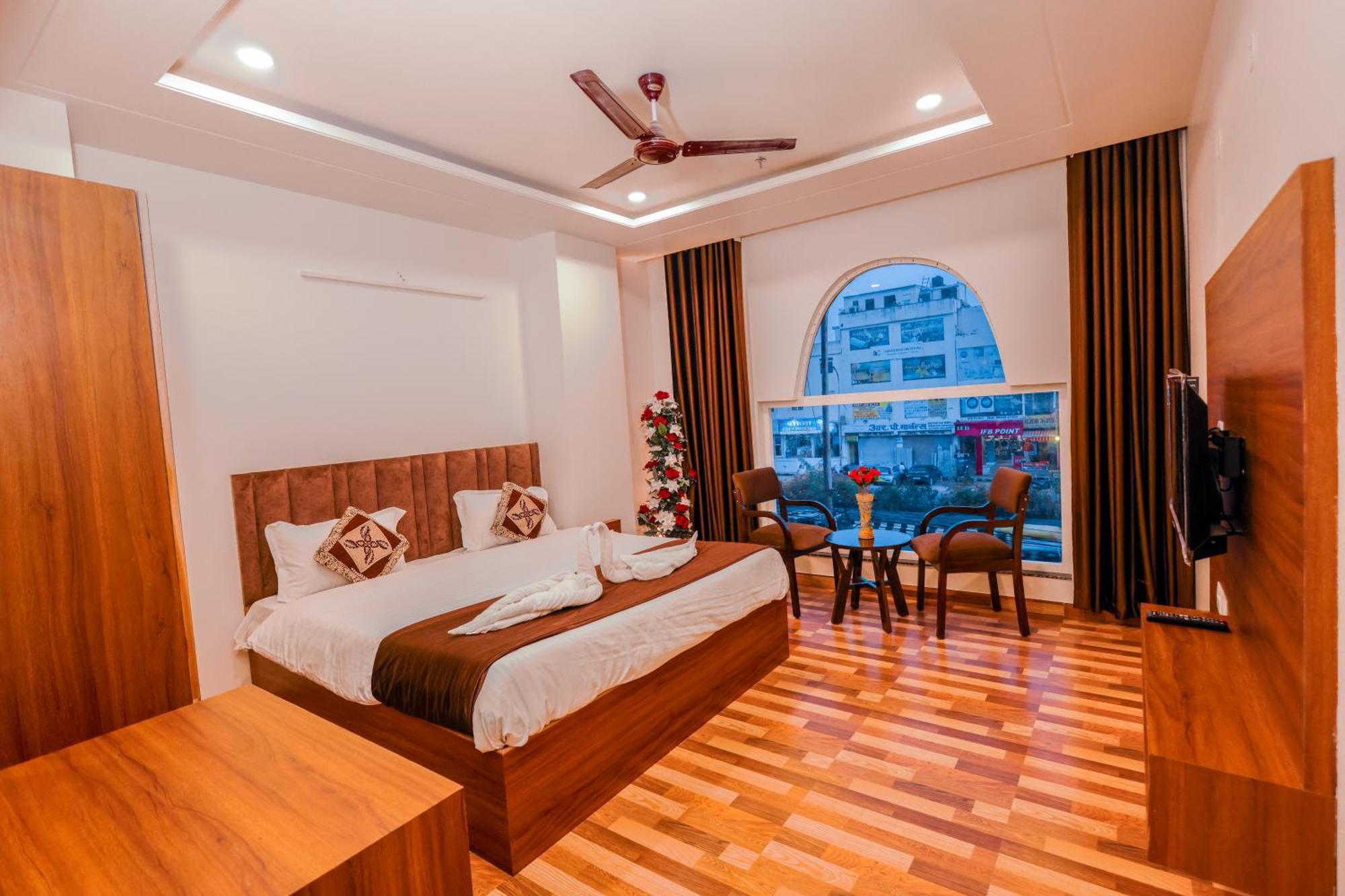 Hotel Lalita Palace ชัยปุระ ภายนอก รูปภาพ